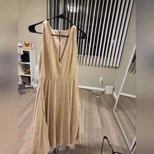 Elegant Beige Sleeveless Dress